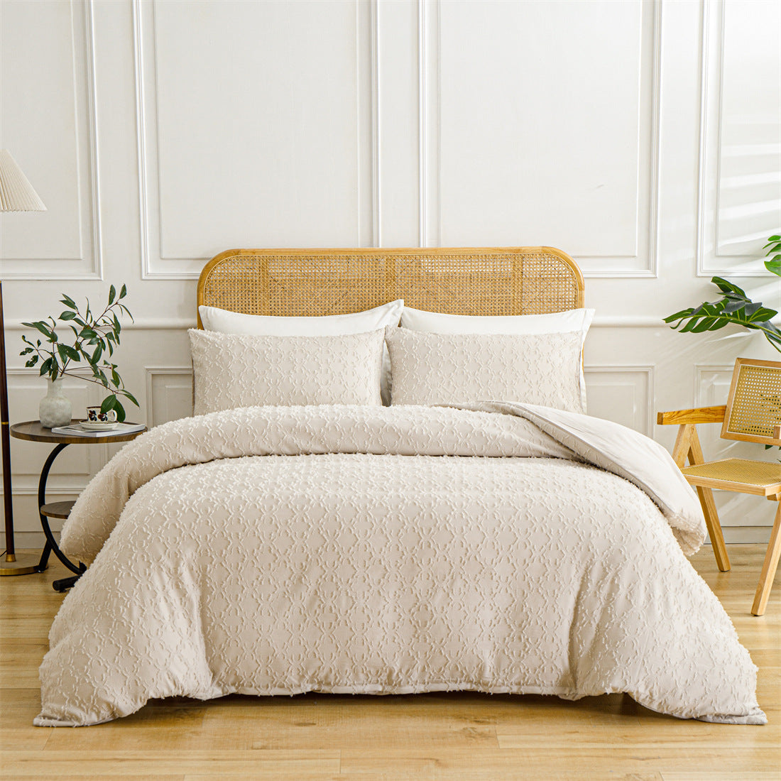 European And American Supplies Cut Flower Tufted Plain Quilt Set