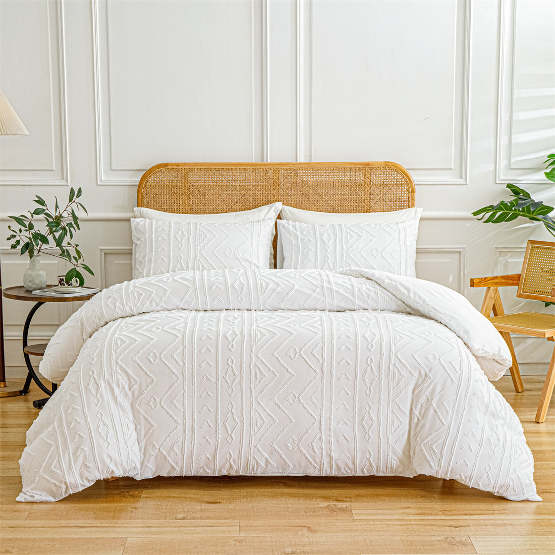 European And American Supplies Cut Flower Tufted Plain Quilt Set