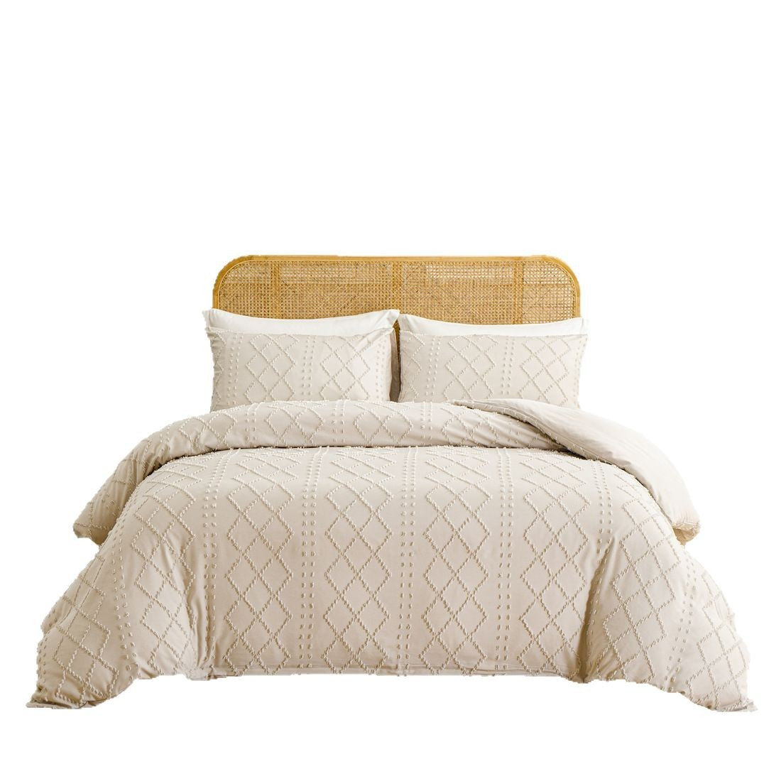 European And American Supplies Cut Flower Tufted Plain Quilt Set