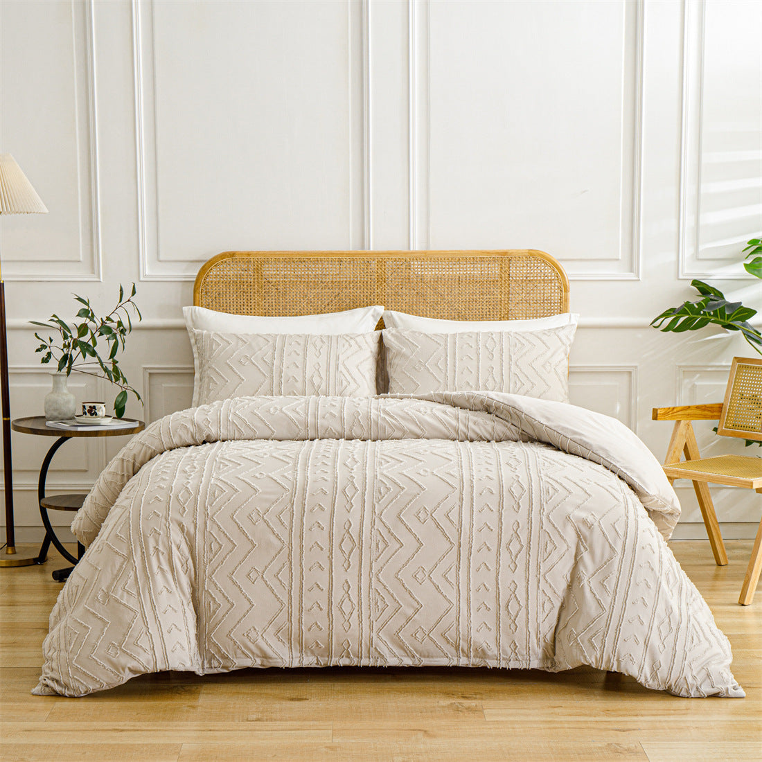 European And American Supplies Cut Flower Tufted Plain Quilt Set