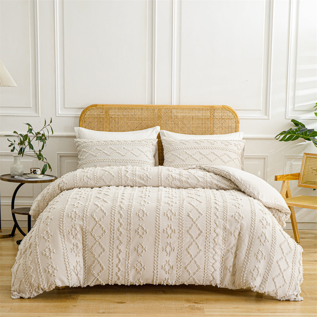 European And American Supplies Cut Flower Tufted Plain Quilt Set
