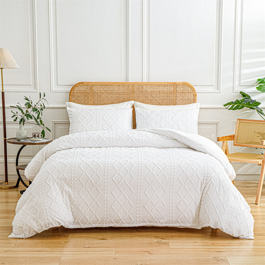 European And American Supplies Cut Flower Tufted Plain Quilt Set